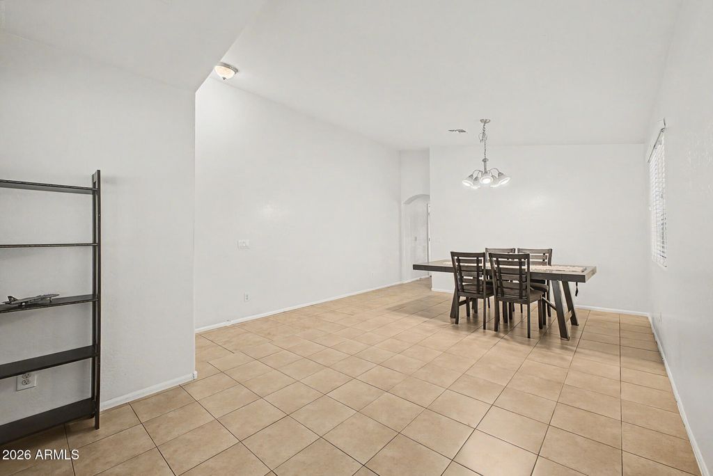 Image 6 of property listing at 3949 W KESLER Place, Chandler, AZ 85226