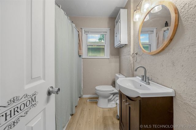 715 N Adair, Vinita, OK 74301