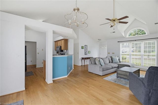 1509 Squires Lane, Kernersville, NC 27284