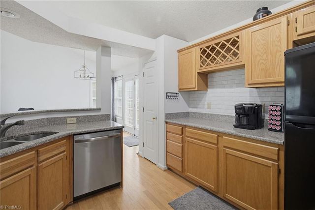 1509 Squires Lane, Kernersville, NC 27284