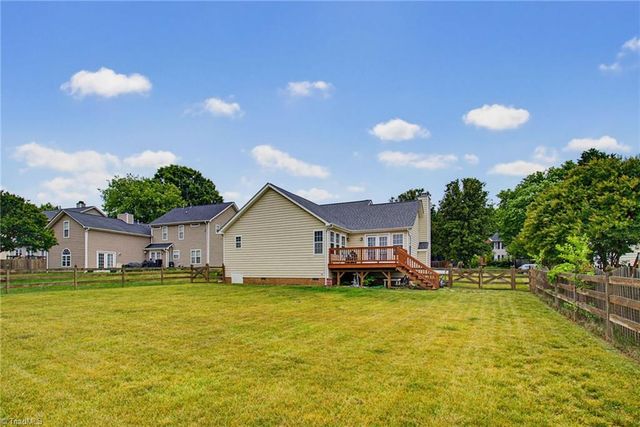 1509 Squires Lane, Kernersville, NC 27284