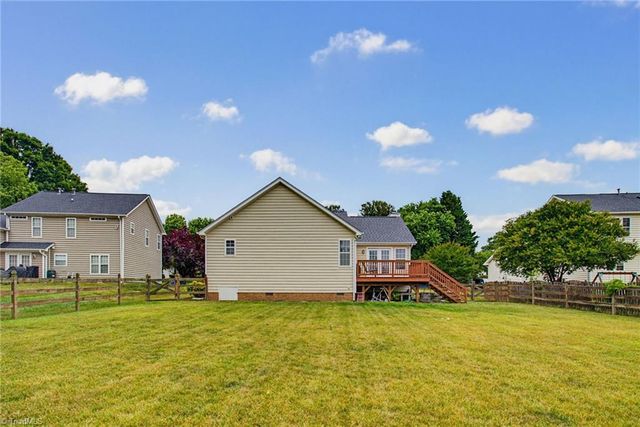 1509 Squires Lane, Kernersville, NC 27284