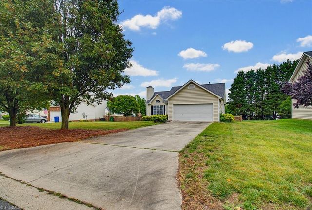 1509 Squires Lane, Kernersville, NC 27284