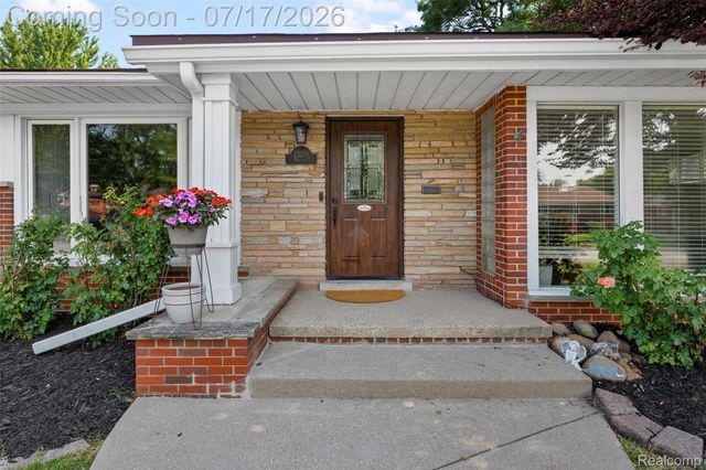 23201 Norcrest Drive, St. Clair Shores, MI 48080