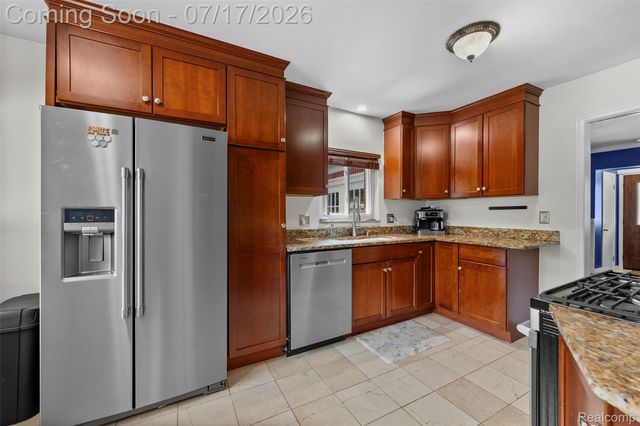 23201 Norcrest Drive, St. Clair Shores, MI 48080