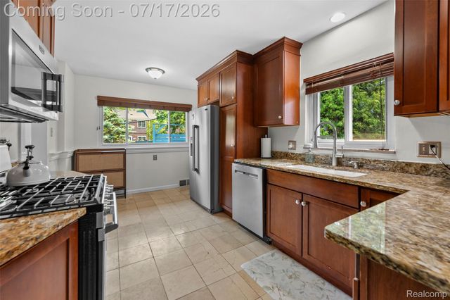 23201 Norcrest Drive, St. Clair Shores, MI 48080