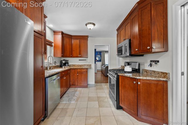 23201 Norcrest Drive, St. Clair Shores, MI 48080