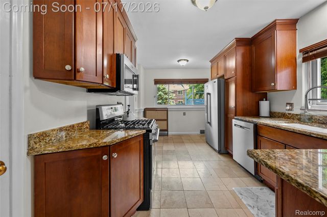 23201 Norcrest Drive, St. Clair Shores, MI 48080