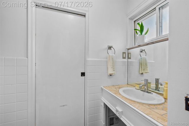 23201 Norcrest Drive, St. Clair Shores, MI 48080