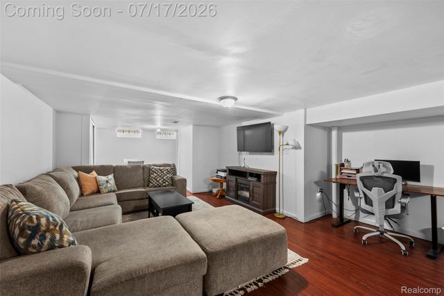 23201 Norcrest Drive, St. Clair Shores, MI 48080