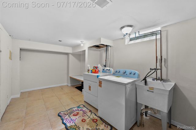 23201 Norcrest Drive, St. Clair Shores, MI 48080