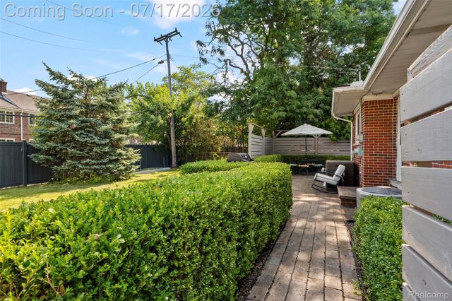 23201 Norcrest Drive, St. Clair Shores, MI 48080