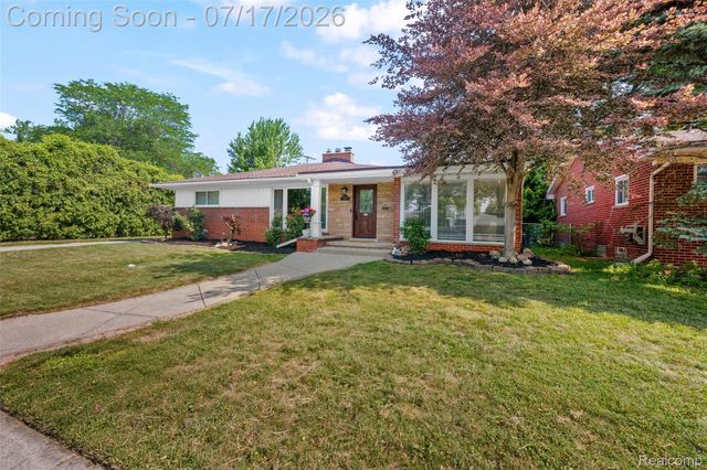23201 Norcrest Drive, St. Clair Shores, MI 48080