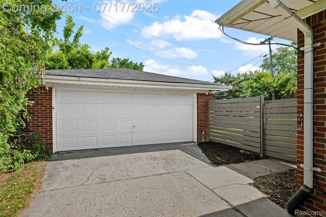 23201 Norcrest Drive, St. Clair Shores, MI 48080
