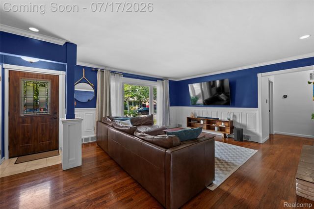 23201 Norcrest Drive, St. Clair Shores, MI 48080