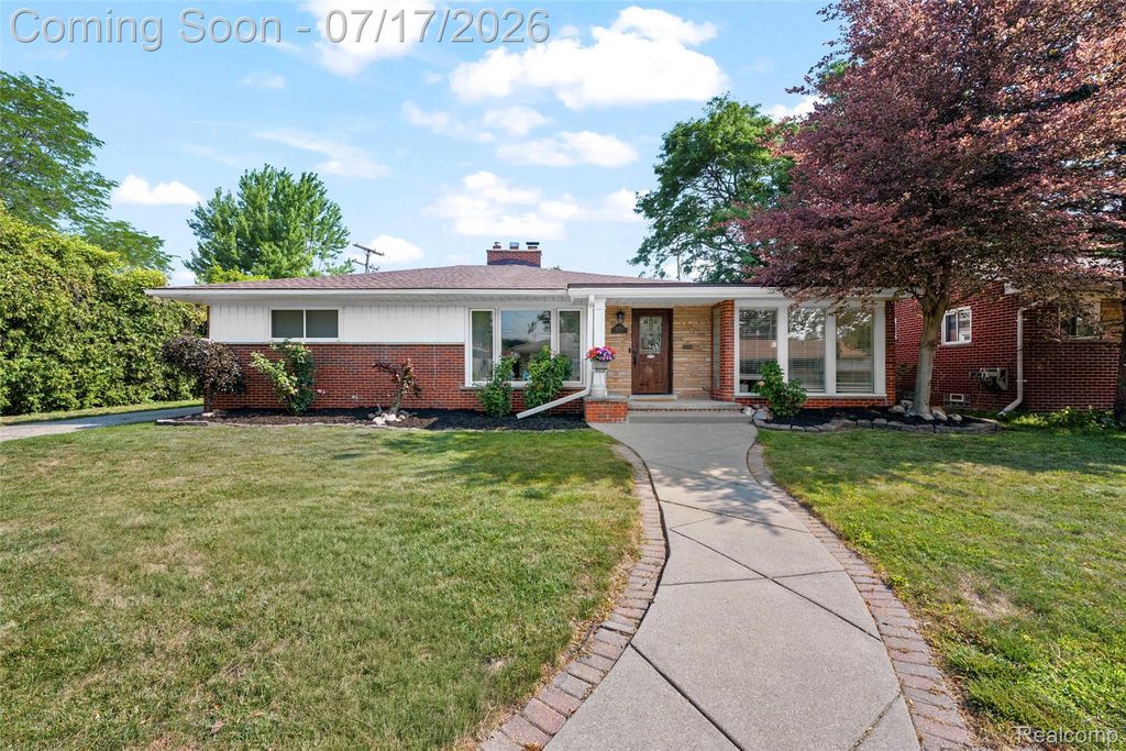 23201 Norcrest Drive, St. Clair Shores, MI 48080