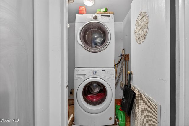 7 Cindy Way, Cohoes, NY 12047