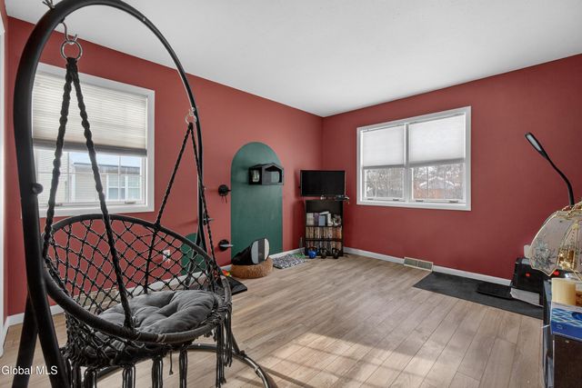 7 Cindy Way, Cohoes, NY 12047