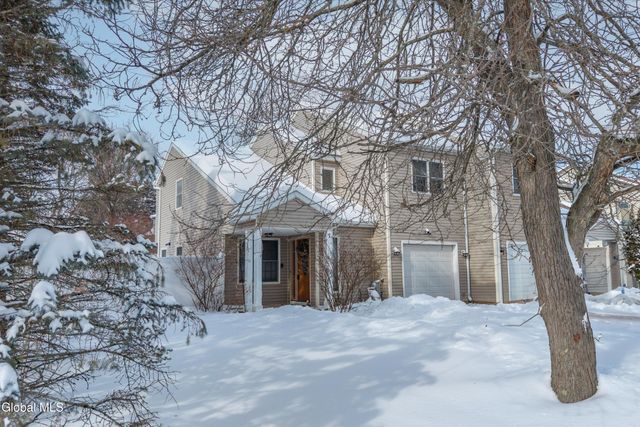 7 Cindy Way, Cohoes, NY 12047