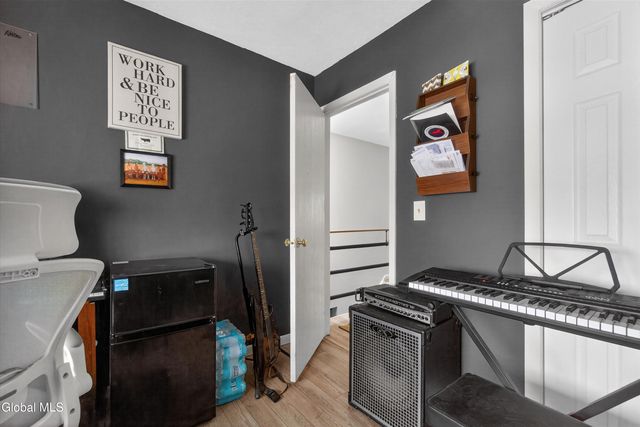 7 Cindy Way, Cohoes, NY 12047