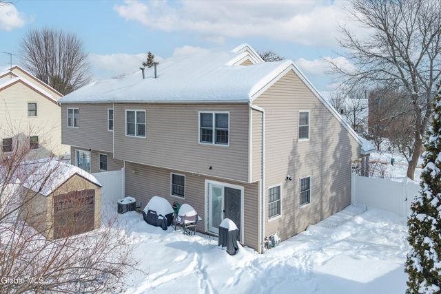 7 Cindy Way, Cohoes, NY 12047