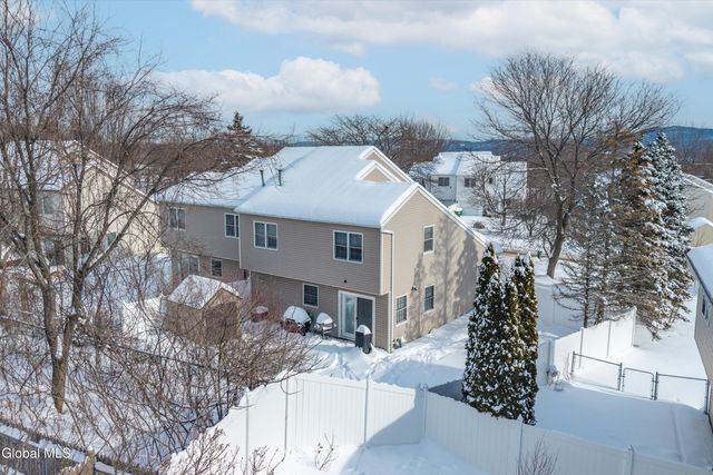 7 Cindy Way, Cohoes, NY 12047