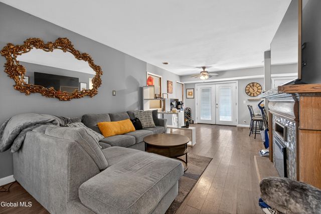 7 Cindy Way, Cohoes, NY 12047