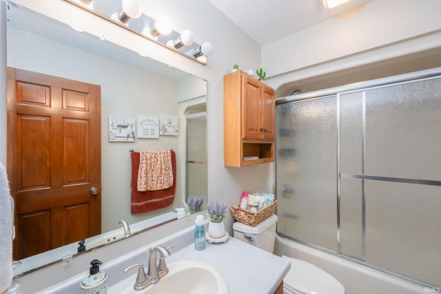 10020 Red Pine Court, Fort Wayne, IN 46804