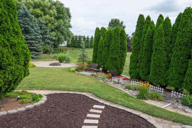 10020 Red Pine Court, Fort Wayne, IN 46804