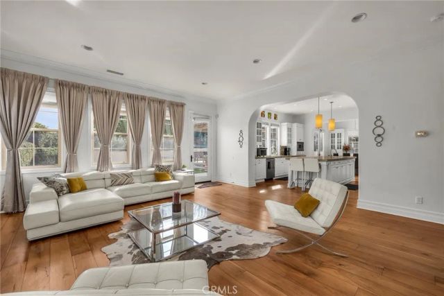 8001 Ocean Bluff, Los Angeles, CA 90045