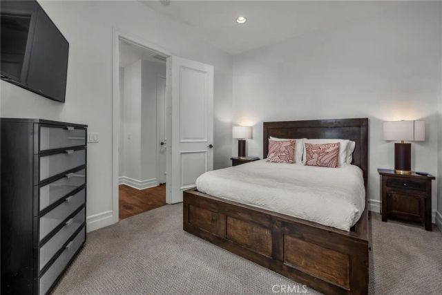 8001 Ocean Bluff, Los Angeles, CA 90045