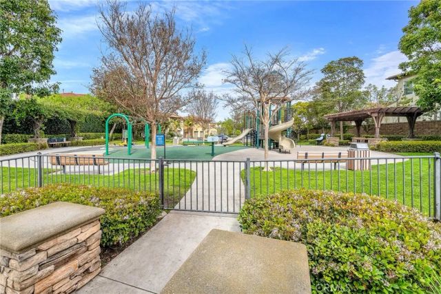 8001 Ocean Bluff, Los Angeles, CA 90045