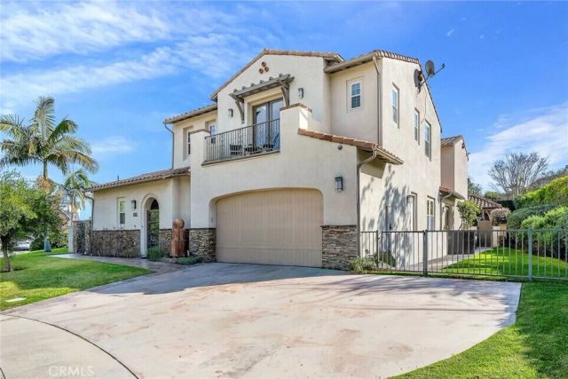 8001 Ocean Bluff, Los Angeles, CA 90045