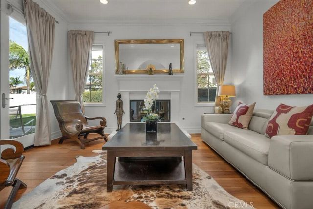 8001 Ocean Bluff, Los Angeles, CA 90045