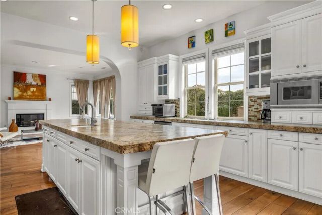 8001 Ocean Bluff, Los Angeles, CA 90045