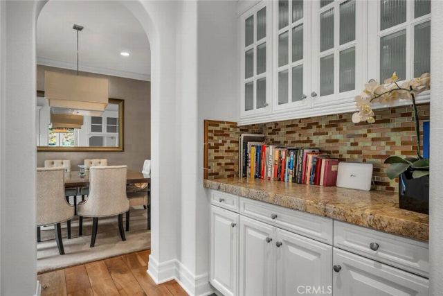 8001 Ocean Bluff, Los Angeles, CA 90045