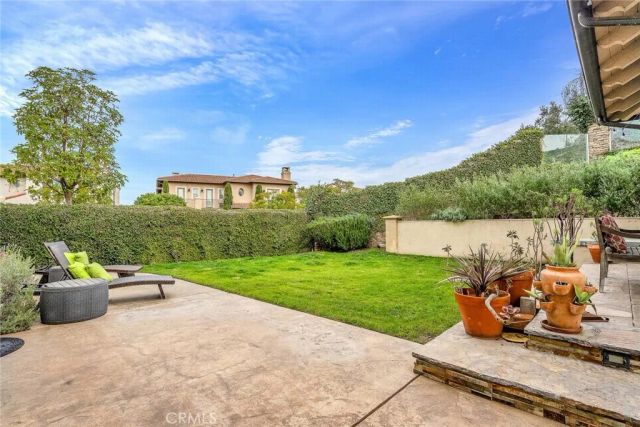 8001 Ocean Bluff, Los Angeles, CA 90045