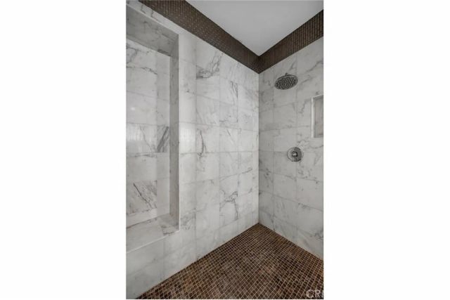 8001 Ocean Bluff, Los Angeles, CA 90045