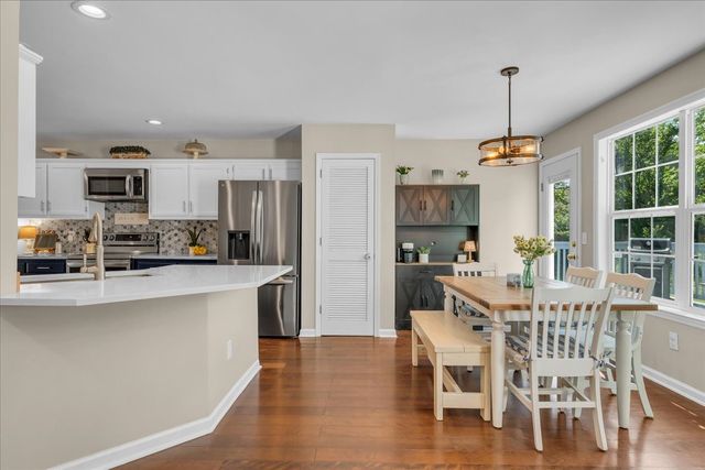 2704 Cash Ct, Thompsons Station, TN 37179