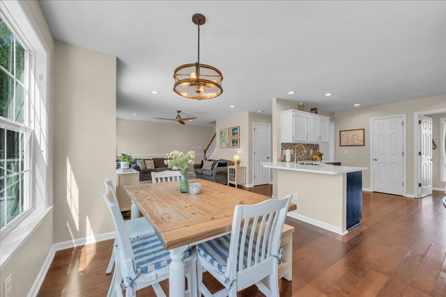 2704 Cash Ct, Thompsons Station, TN 37179