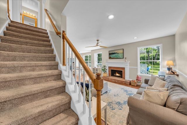2704 Cash Ct, Thompsons Station, TN 37179