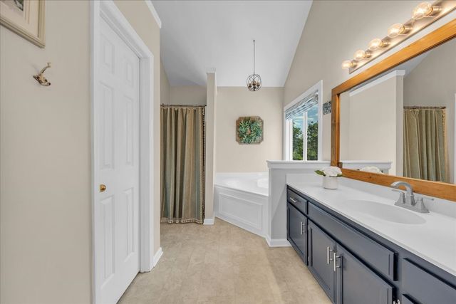 2704 Cash Ct, Thompsons Station, TN 37179