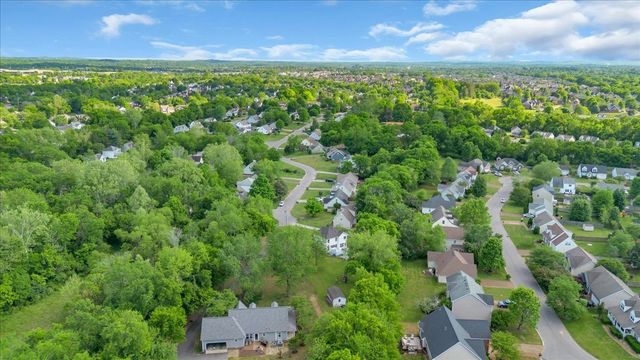 2704 Cash Ct, Thompsons Station, TN 37179