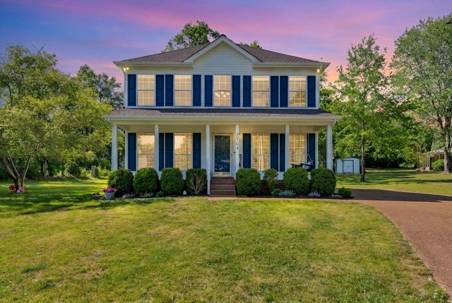 2704 Cash Ct, Thompsons Station, TN 37179