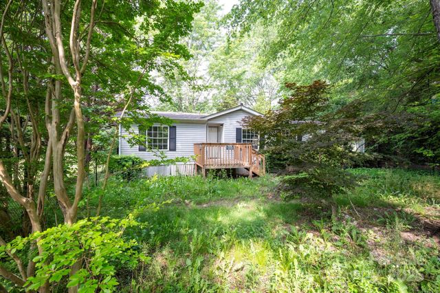 6 Wisteria Court, Asheville, NC 28806