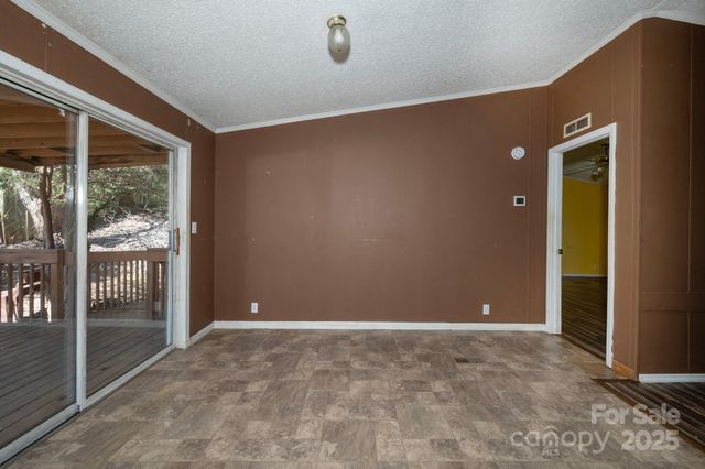 6 Wisteria Court, Asheville, NC 28806