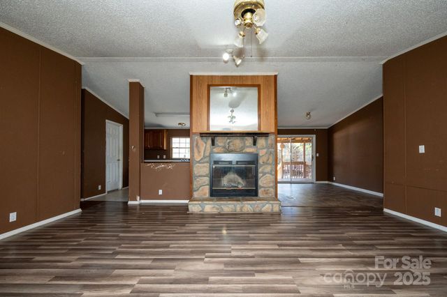 6 Wisteria Court, Asheville, NC 28806