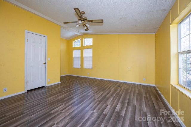 6 Wisteria Court, Asheville, NC 28806