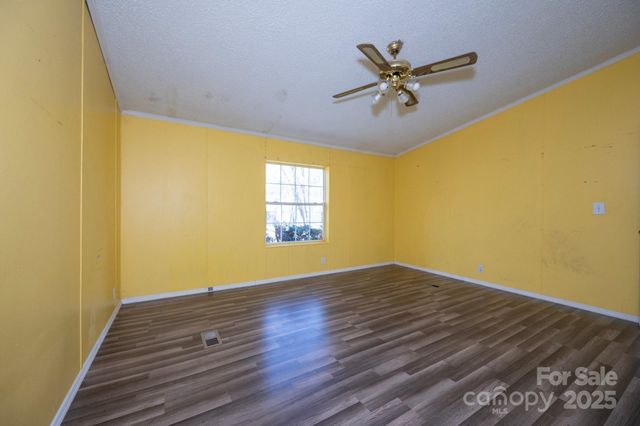 6 Wisteria Court, Asheville, NC 28806