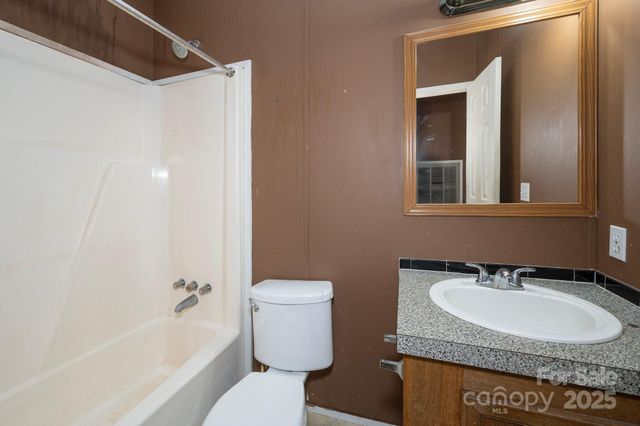 6 Wisteria Court, Asheville, NC 28806